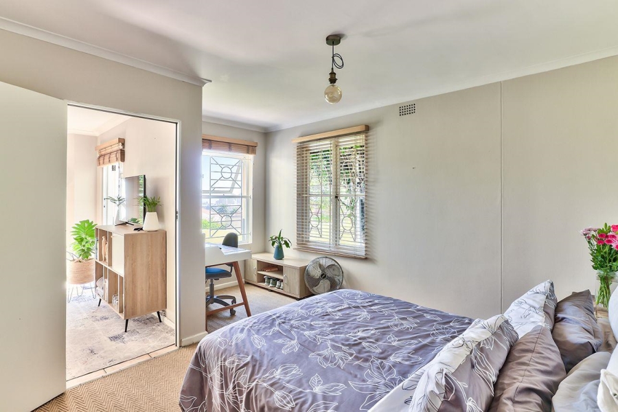 1 Bedroom Property for Sale in Vredehoek Western Cape